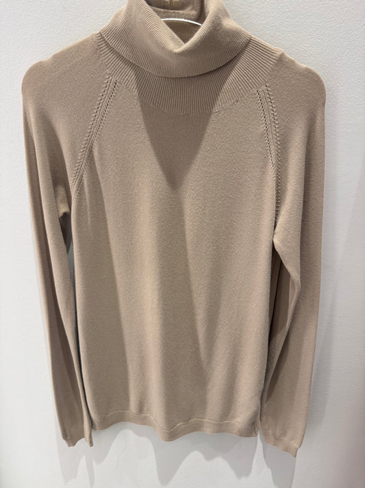 Ecla - Beige Turtleneck